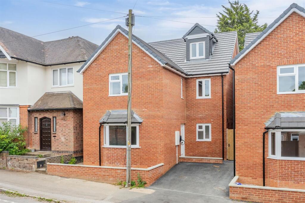 NN16 - Neale Avenue, Kettering