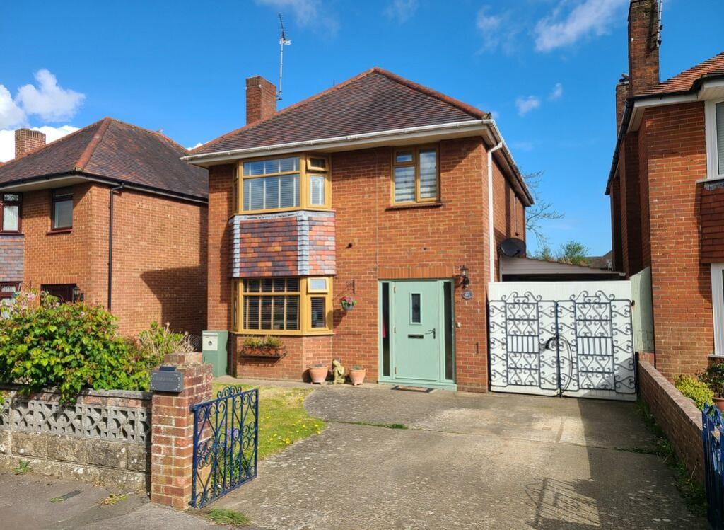 Main image of property: Rushington Avenue, SO40 9DE