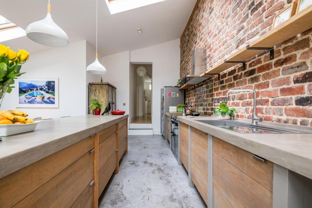Kings Grove, Peckham, SE15 - More