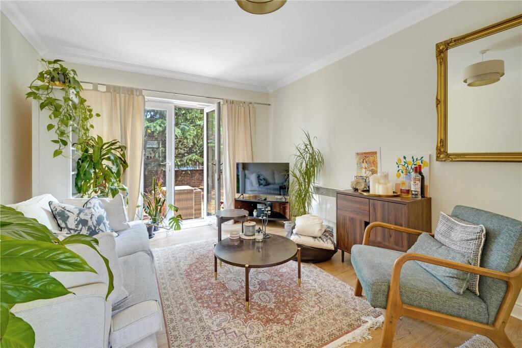 Batavia Road, Sunbury-On-Thames photo 2