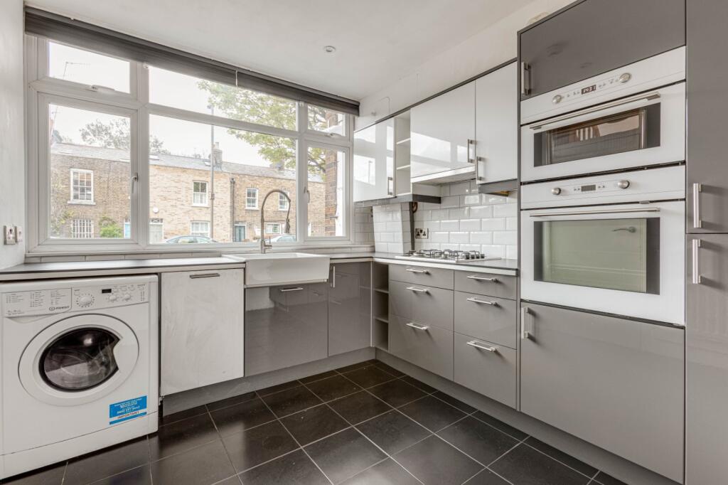House in London, Wandsworth - View 6