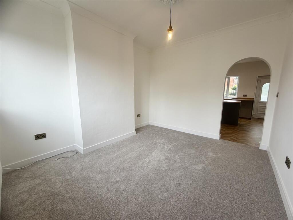 House in Leeds, Kippax - More
