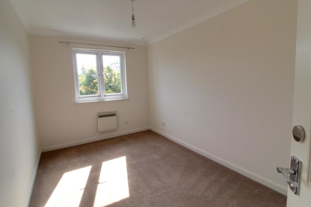 Apartment in St Albans - View 4