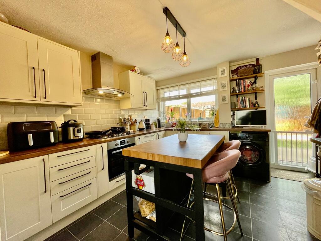 Pinders Croft , Greenleys, Milton Keynes, MK12 photo 2