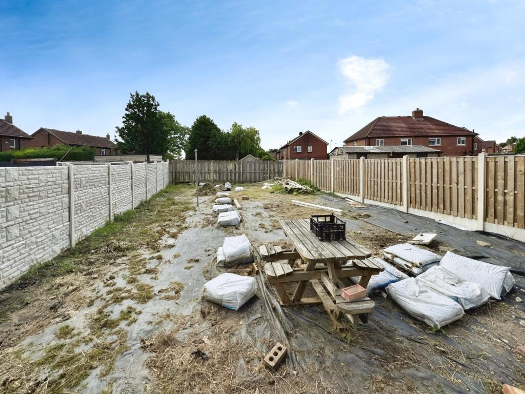 Fifth Avenue West, Hightown, WF15 photo 4