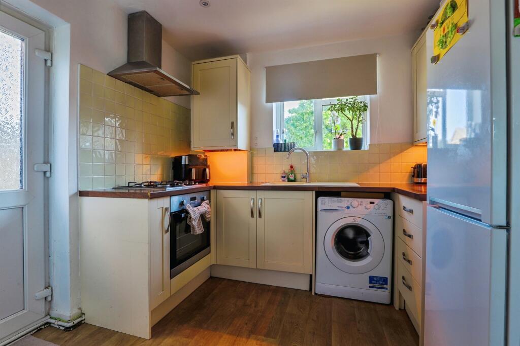 House in Swale, Grove Park, Chalkwell - View 4