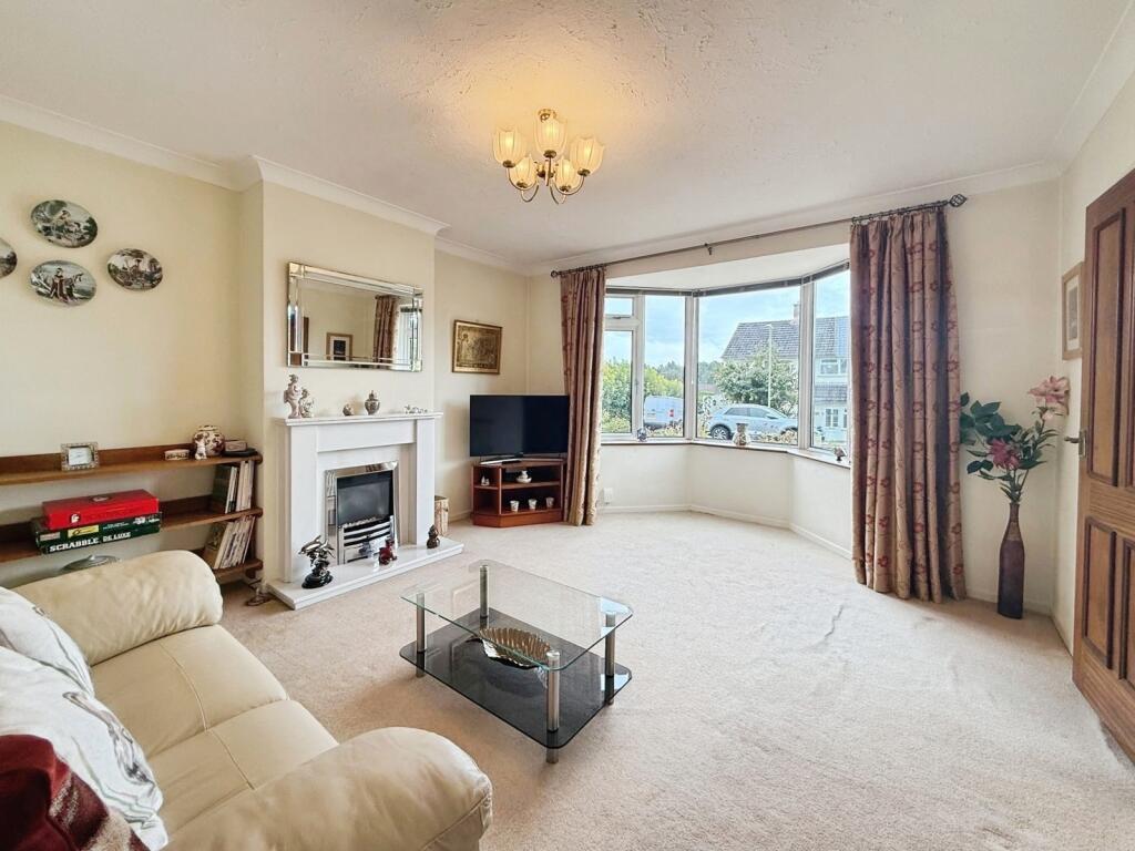 House in Basingstoke and Deane, Oakridge - View 4