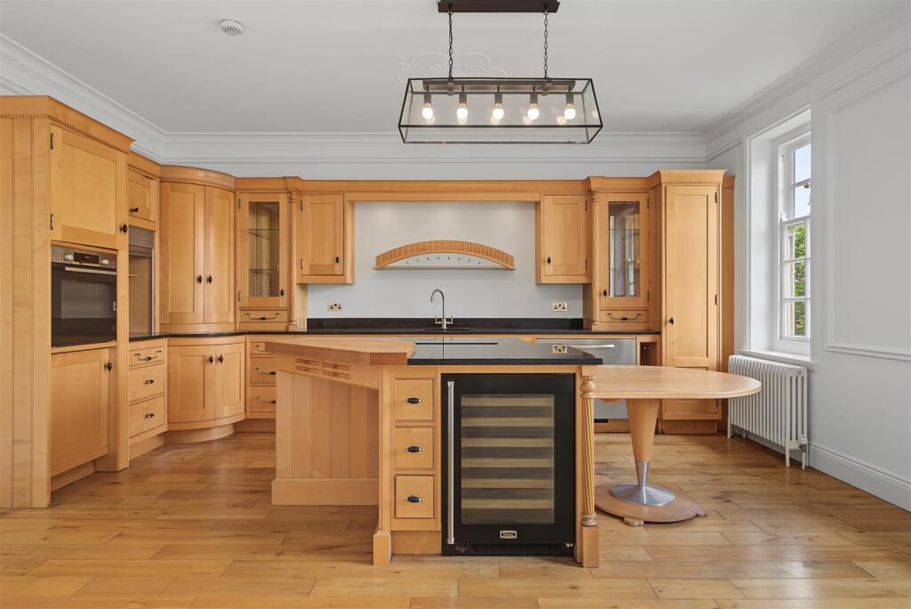 Apartment in London - View 5