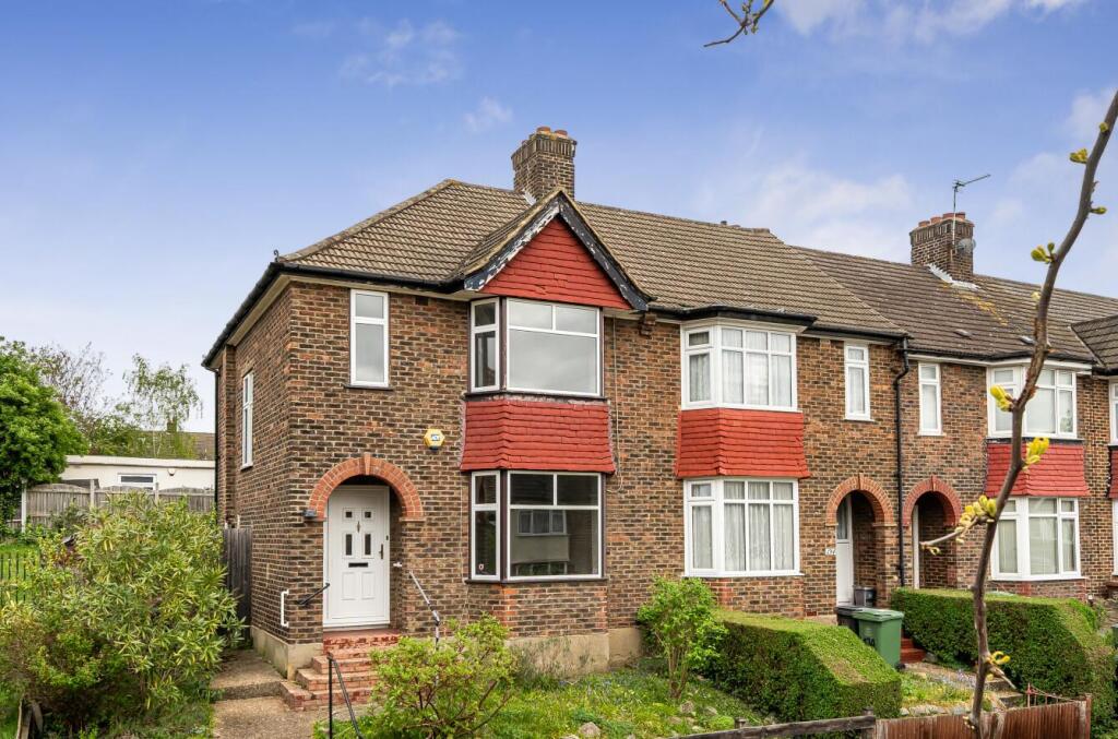 Main image of property: South Park Crescent, London, SE6 1JS