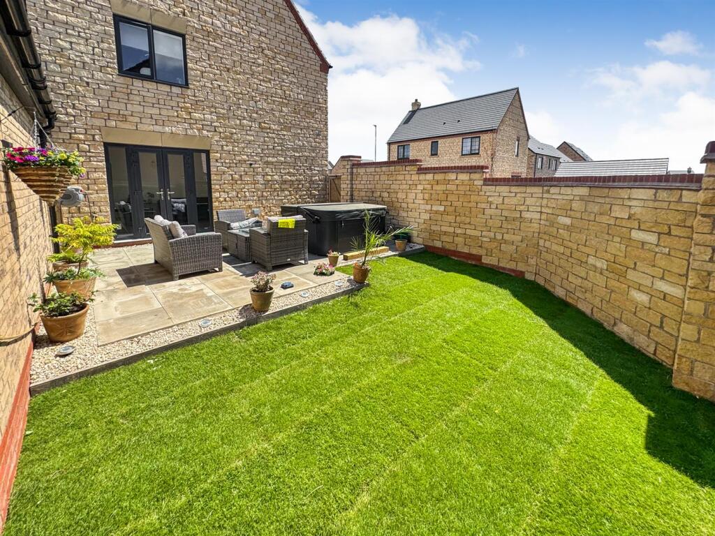 House in Weldon, North Northamptonshire - View 4