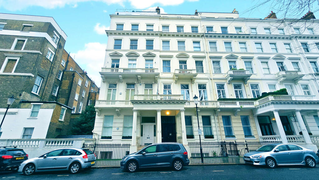 1-bed flat on 11 Queen's Gate Gardens, London, SW7, £800,000