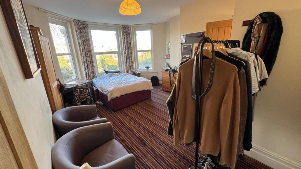 6 bedroom terraced house for rent