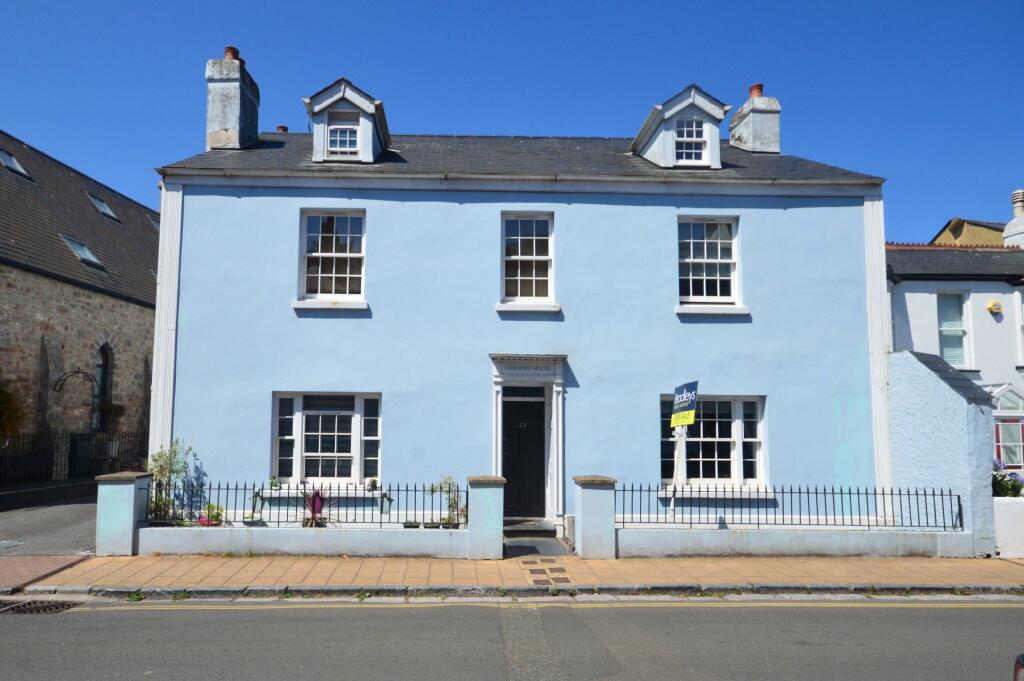 Main image of property: Osborne House, 29 Fore Street, Shaldon, Devon
