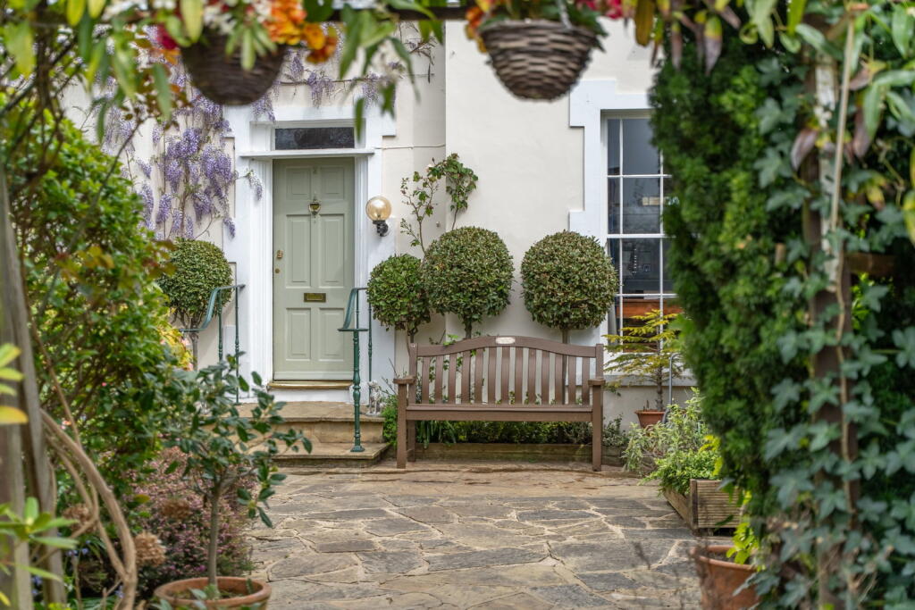 House in Twickenham - View 2