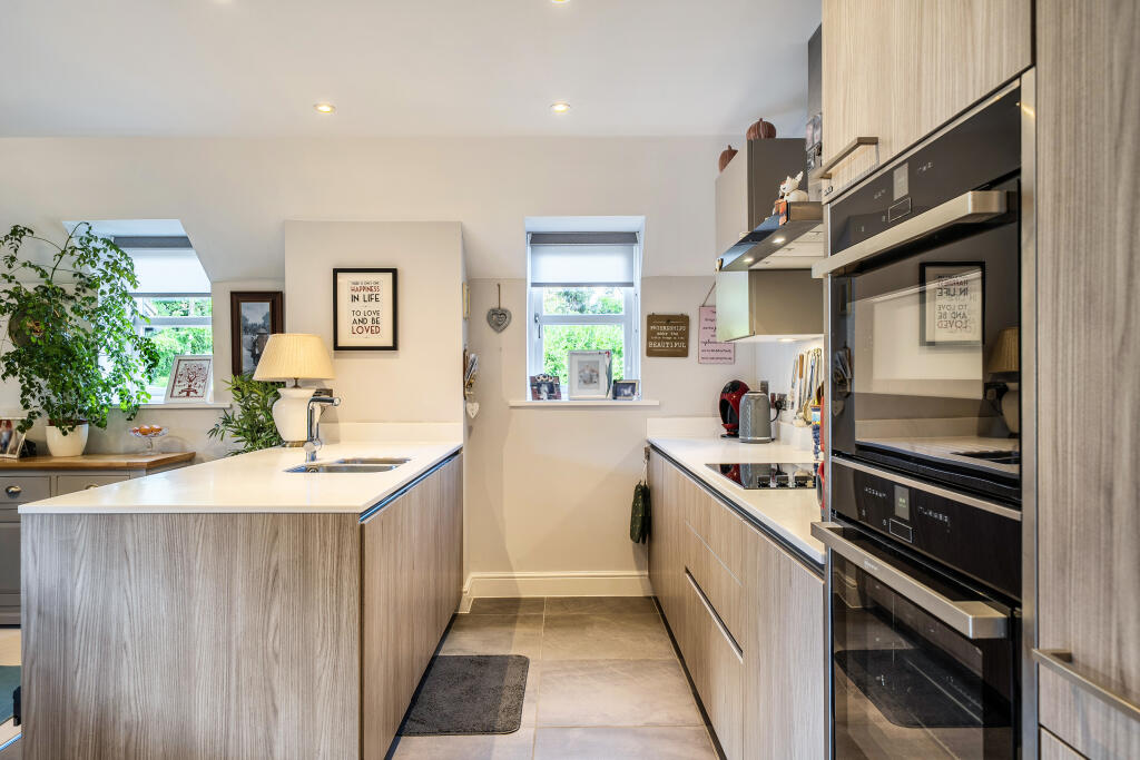 Apartment in Southampton - View 5