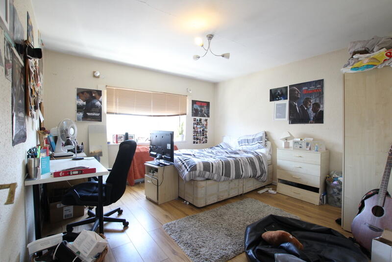 Apartment in Twickenham - More