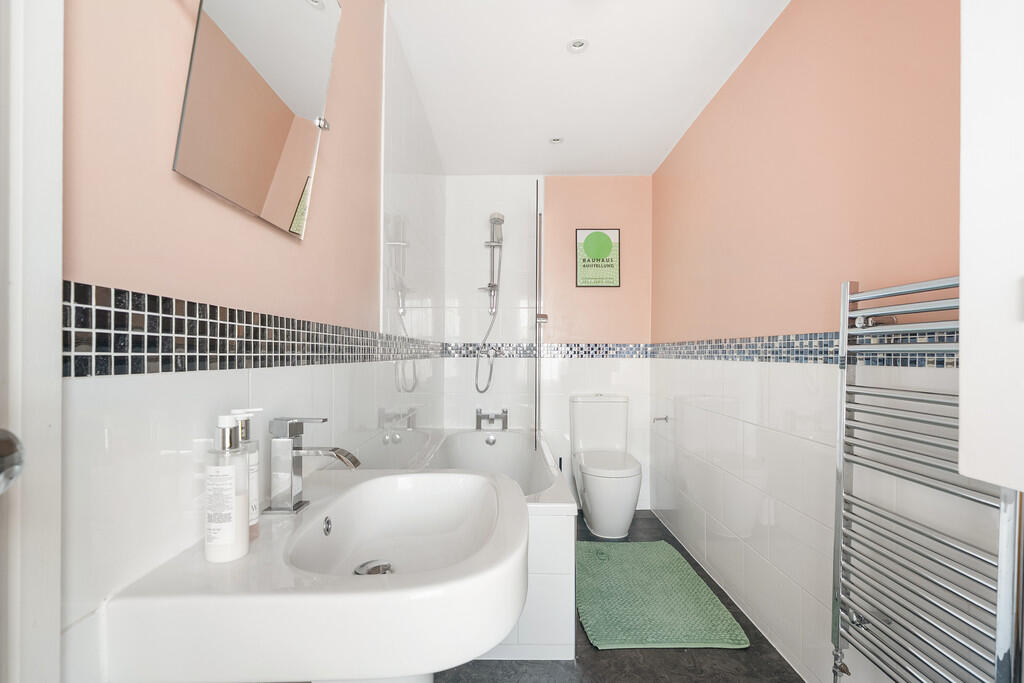 Apartment in London - View 5