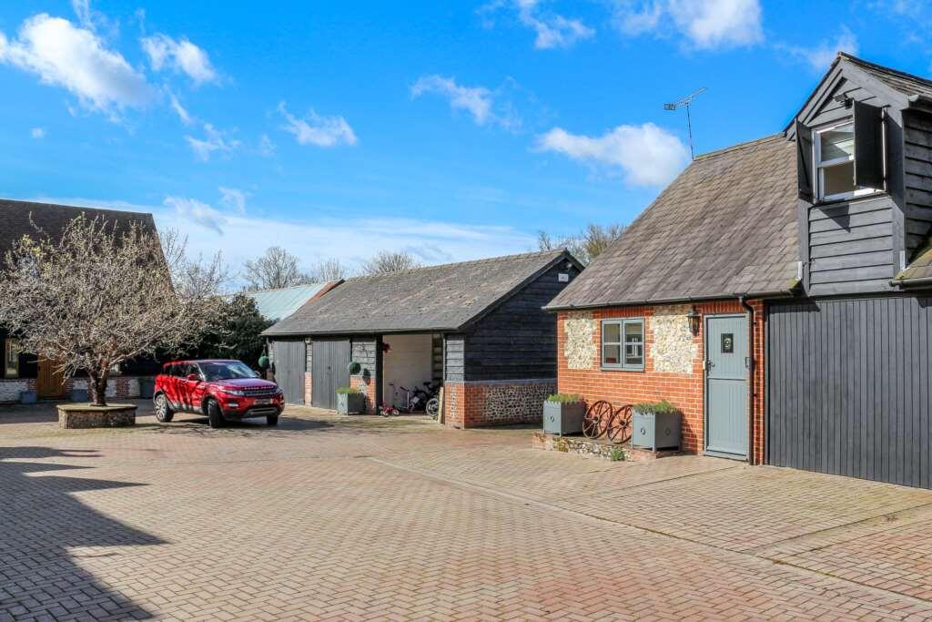 House in South Oxfordshire, South Moreton - More