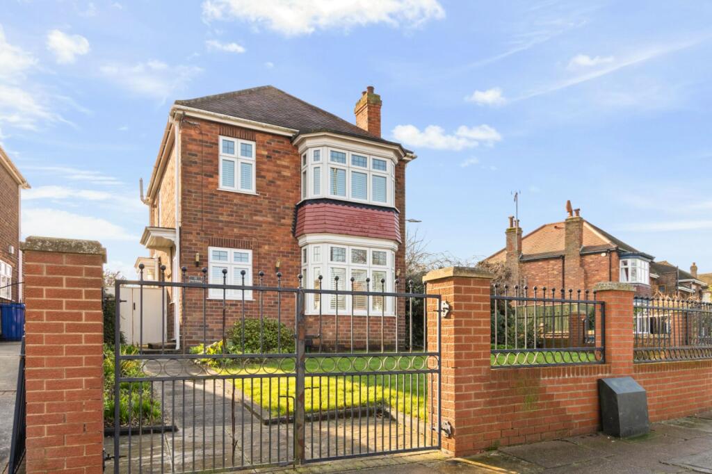Main image of property: Clee Crescent, Grimsby, Lincolnshire, DN32