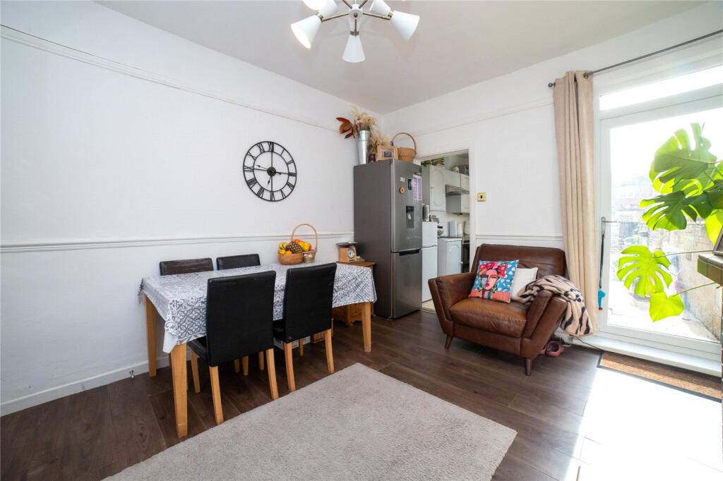 House in Ashfield, Sutton in Ashfield, Nottinghamshire - View 5