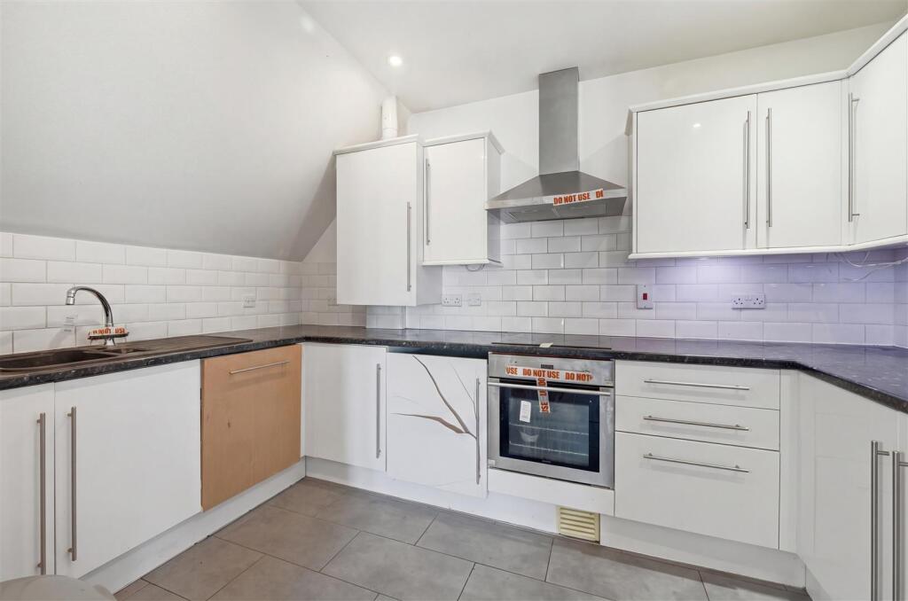 Apartment in London - View 2
