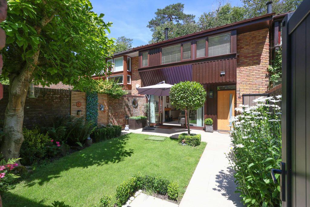 Main image of property: Avon Vale | Stoke Bishop