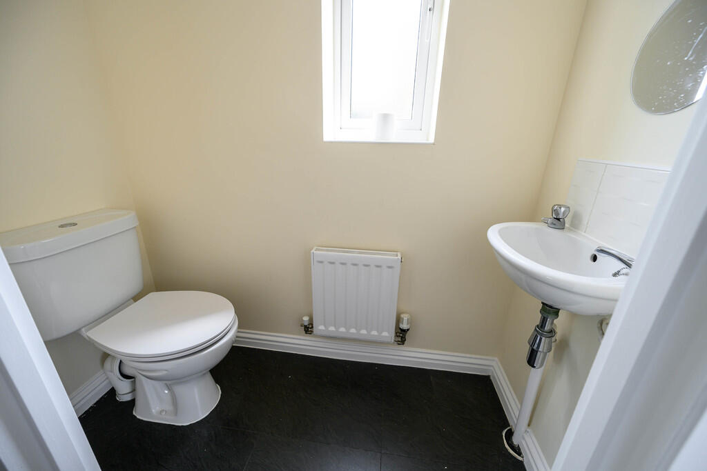 House in Nottingham, Dovedale Estate, Long Eaton - More