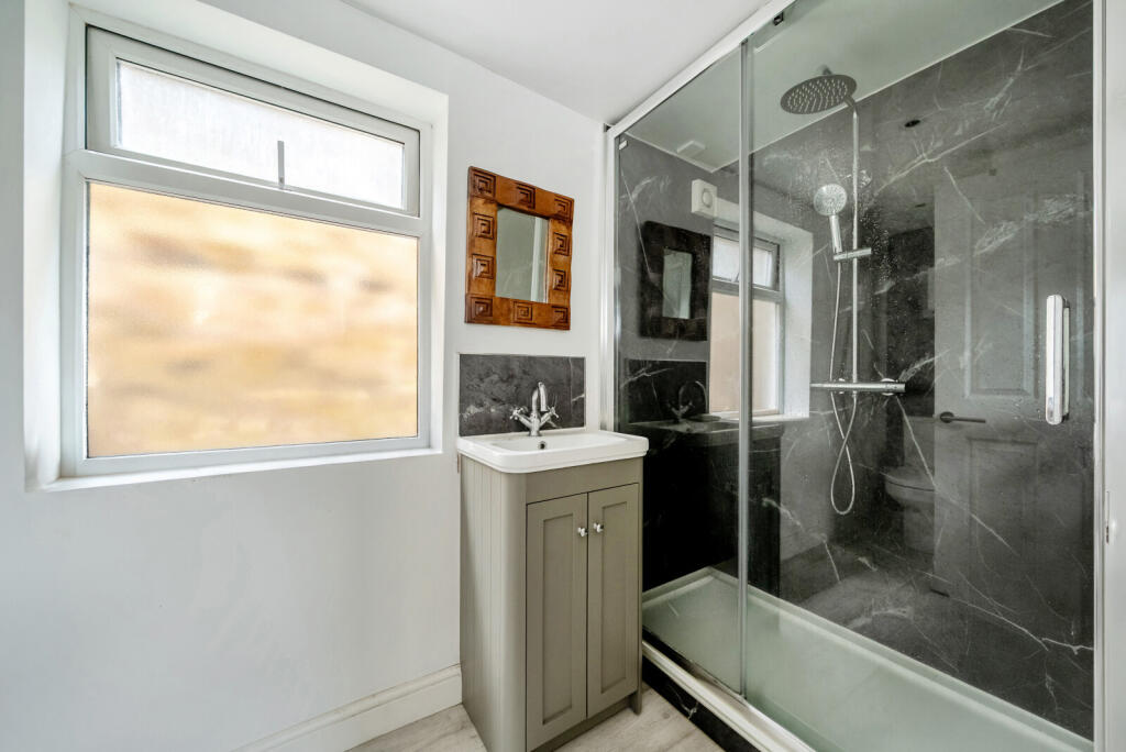 Apartment in London, Strawberry Hill - More