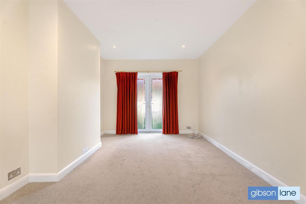 House in London, Norbiton - View 4