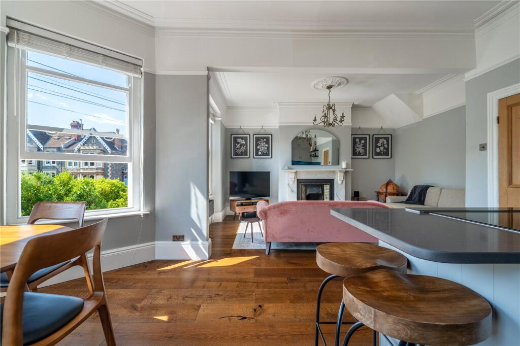 Apartment in Bristol - View 4