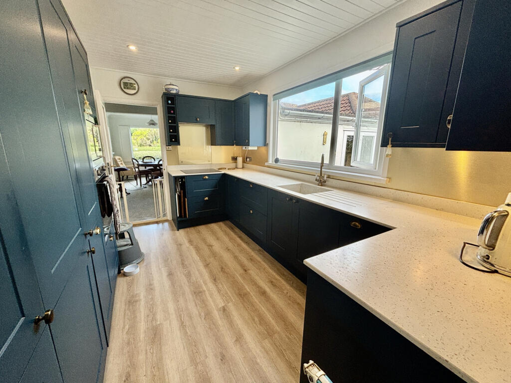 House in Porthcurno, Porthgwarra, St. Levan - More