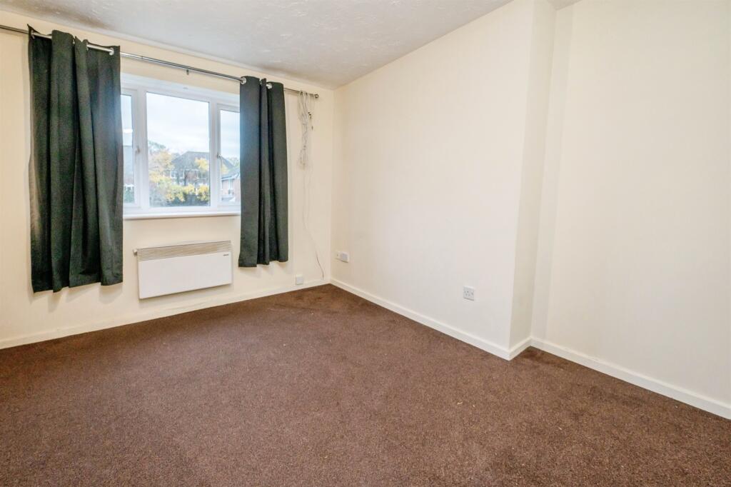 Apartment in Worcester, Lyppard Grange, Warndon - More