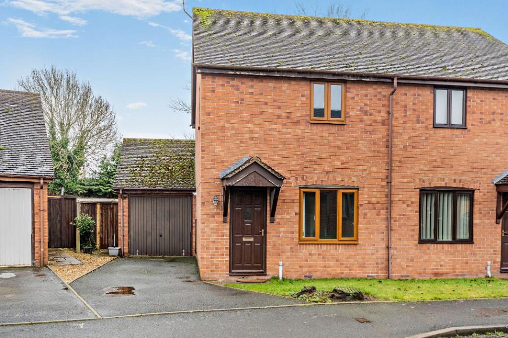 Main image of property: Kenfields Close