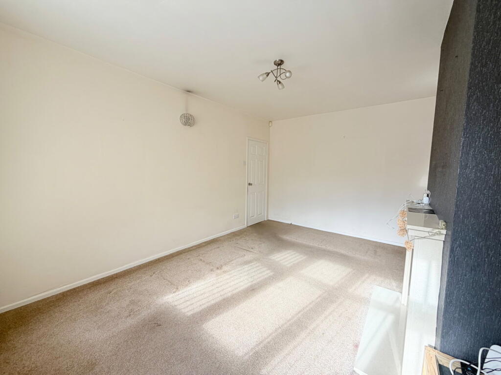 House in Tameside, Greater Manchester - More