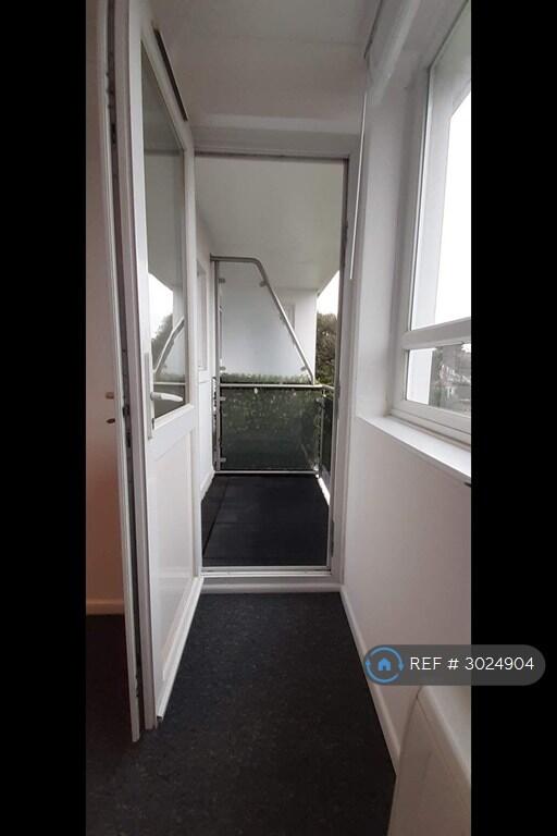 Apartment in Brighton - View 4
