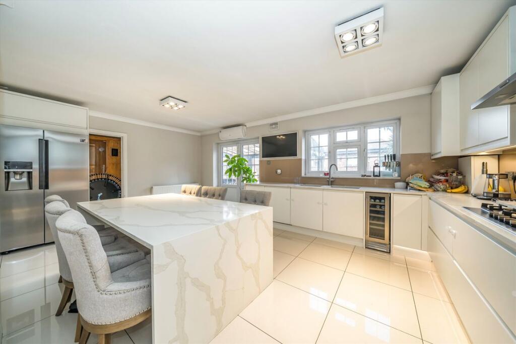 House in Twickenham - View 4
