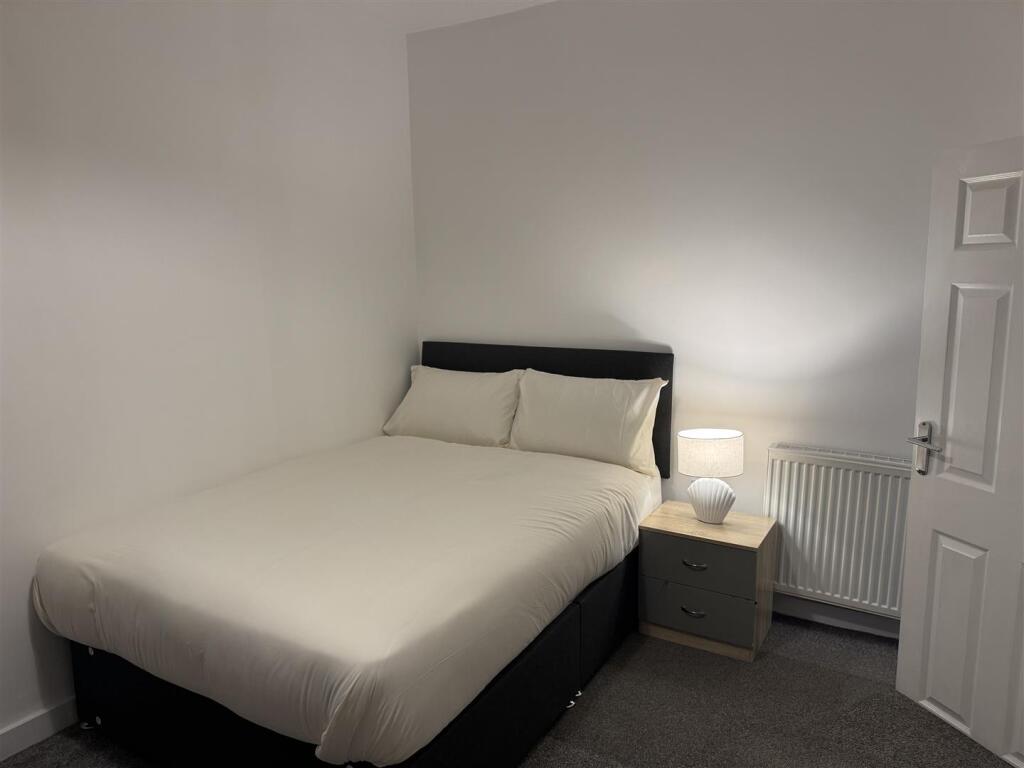 House in Calderdale, Well Head, Boothtown - More