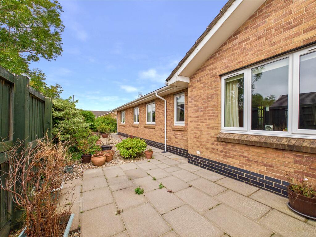 House in Milford Haven, Pembrokeshire - More
