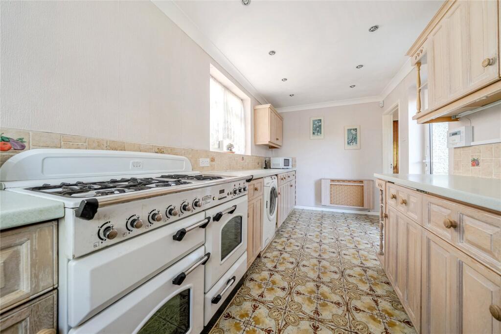 Downs Avenue, Chislehurst photo 4