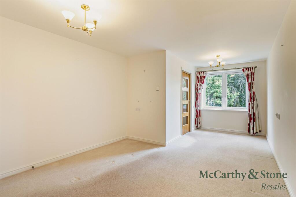 Apartment in Bristol - View 3