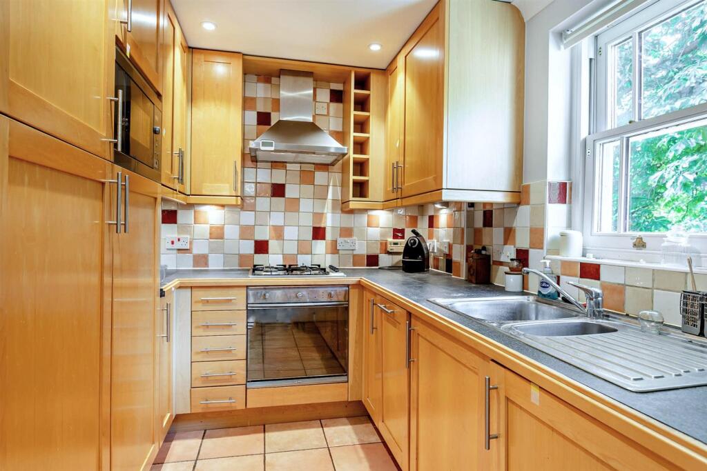 Apartment in Cambridge, Romsey - More