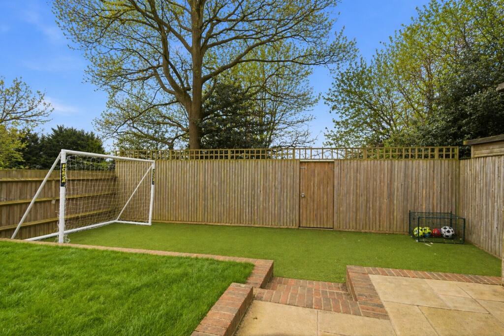 Additional image 18 of Goldsmith Way, St Albans, Herts, AL3