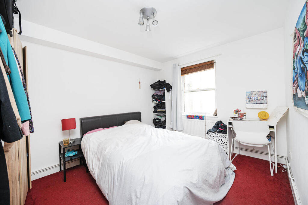 Apartment in London, Stepney - View 2
