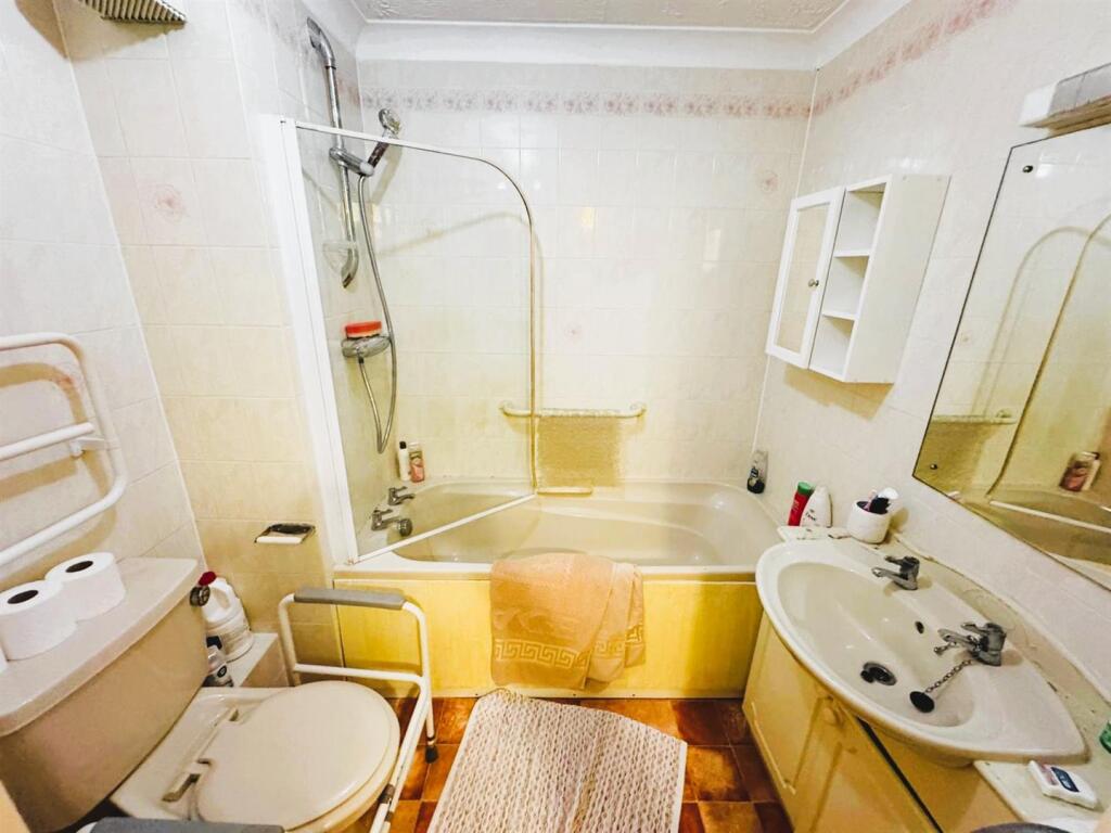 Apartment in Twickenham - More