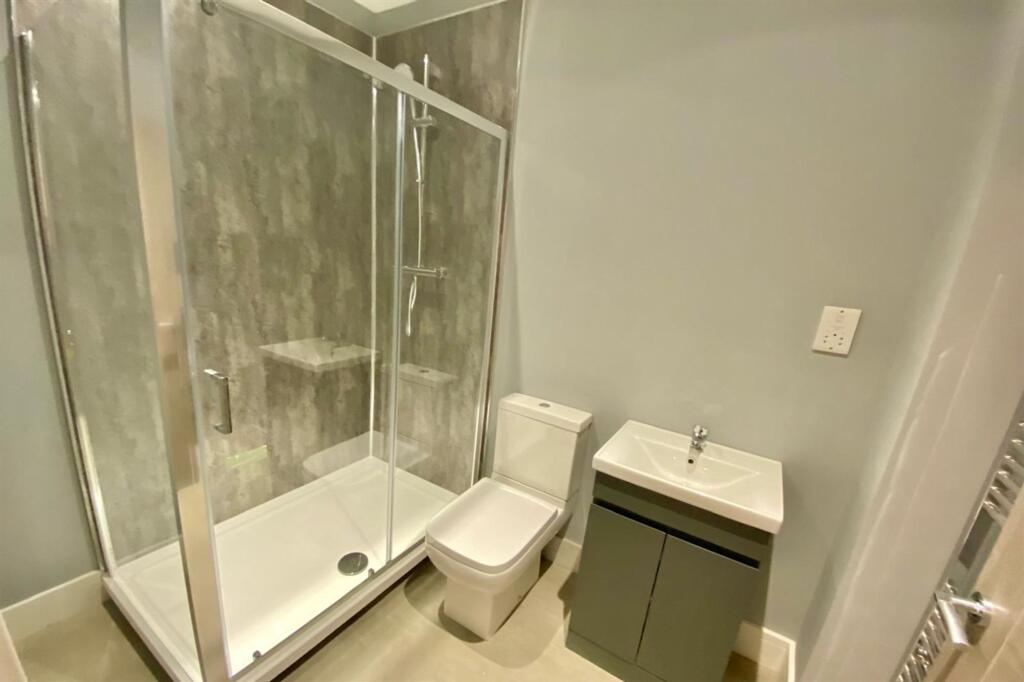 Apartment in Southampton - View 3