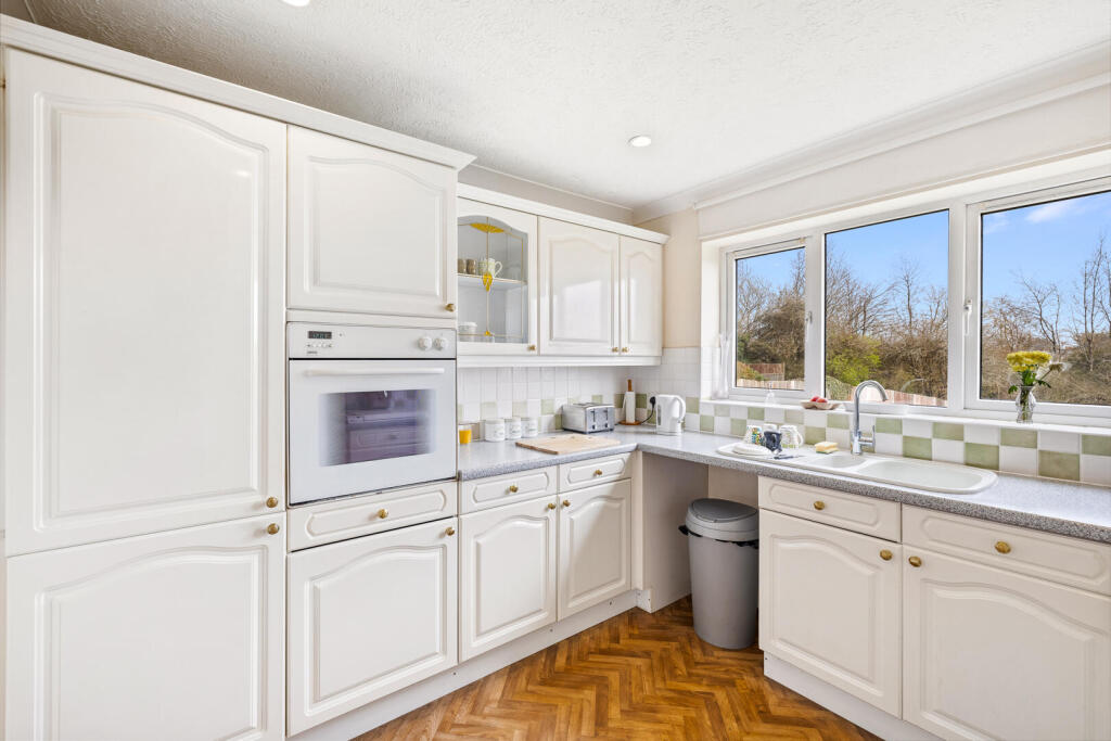 House in Hove, West Blatchington - View 6