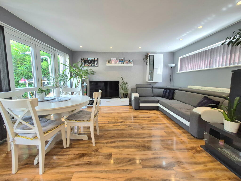 House in West Lancashire, Birch Green - More