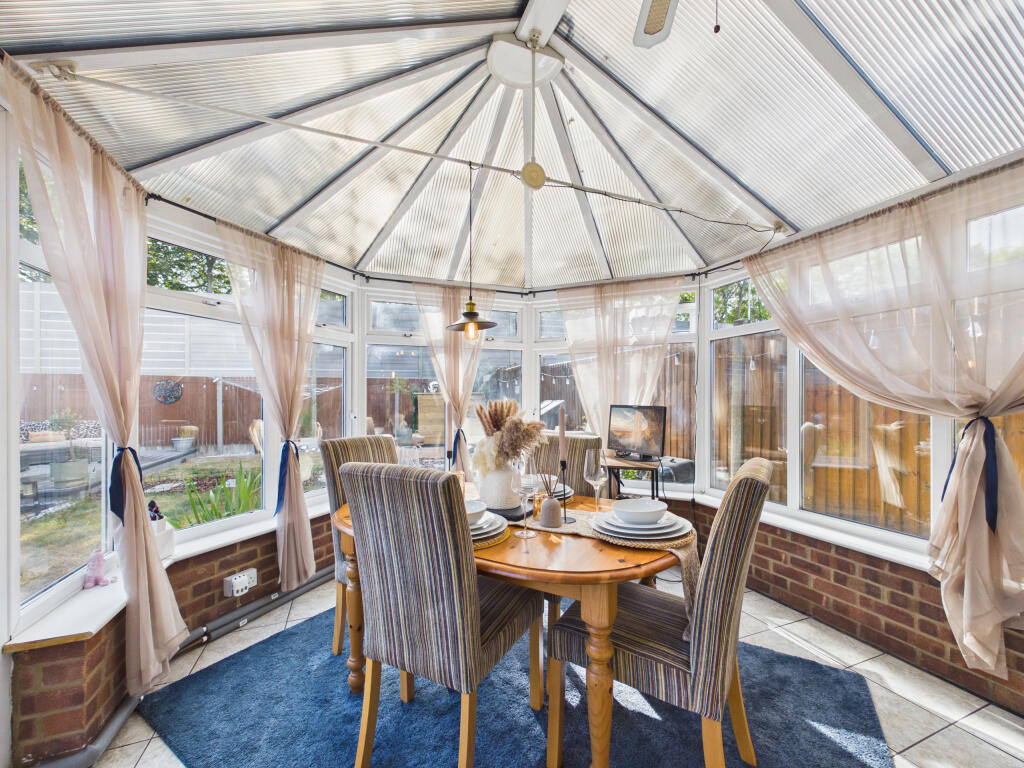 House in Hemel Hempstead - More