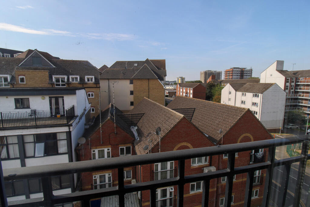 Apartment in Northampton, West Northamptonshire - More