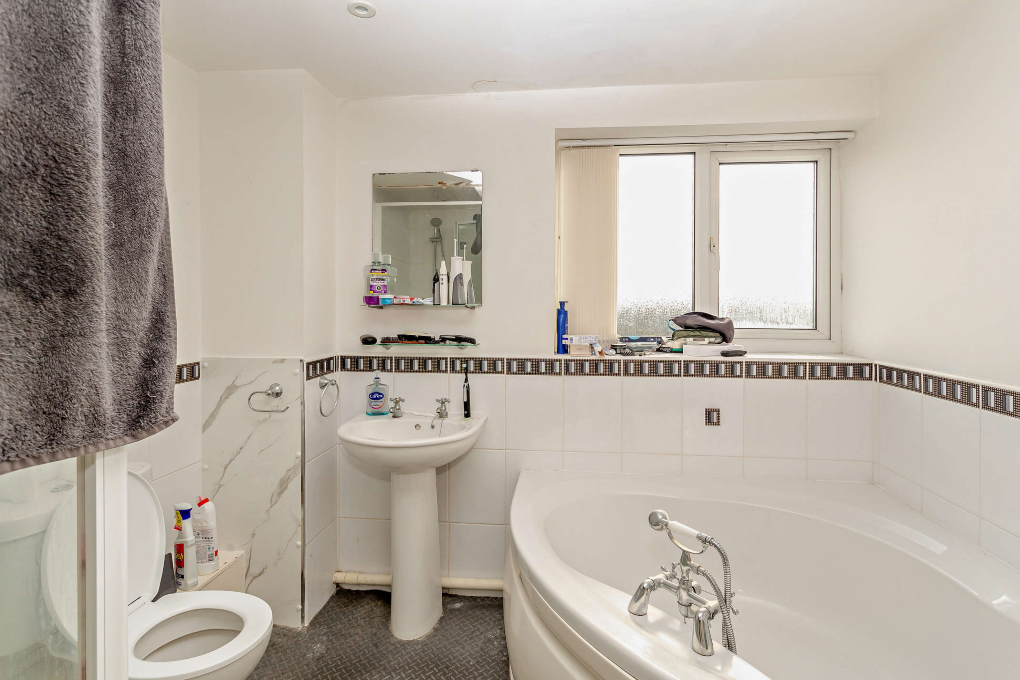 Apartment in Leeds, West Yorkshire - View 5